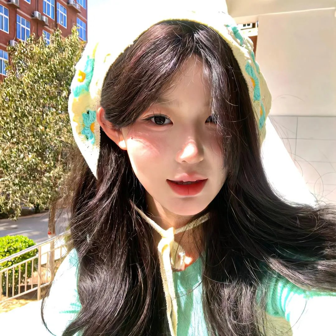 黄金庭院:冬日里的新年愿望